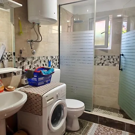 Spacious Family - 2 Bedrooms & Private Garage * Τρέμπινιε