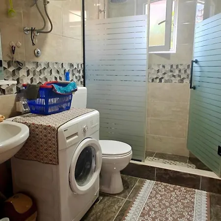 Spacious Family - 2 Bedrooms & Private Garage