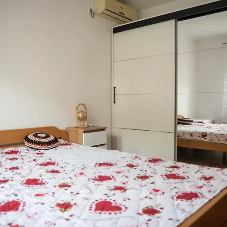 Spacious Family - 2 Bedrooms & Private Garage Διαμέρισμα *