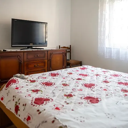 Spacious Family - 2 Bedrooms & Private Garage Διαμέρισμα Τρέμπινιε