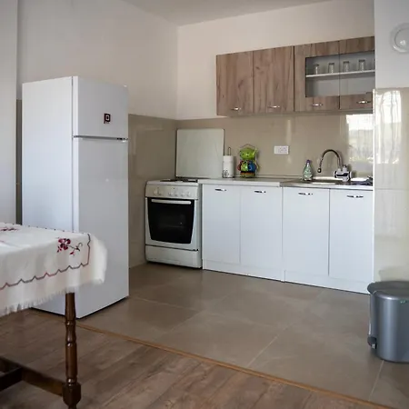 Διαμέρισμα Spacious Family - 2 Bedrooms & Private Garage Τρέμπινιε